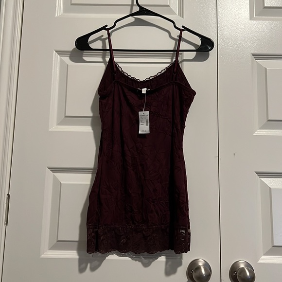 SIZE- S,  Maroon colored dress - Picture 2 of 7